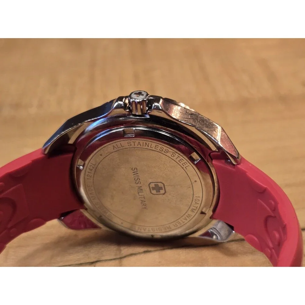 Swiss Military Army Red Stainless Steel 100M Dive Watch. New Battery. 36mm